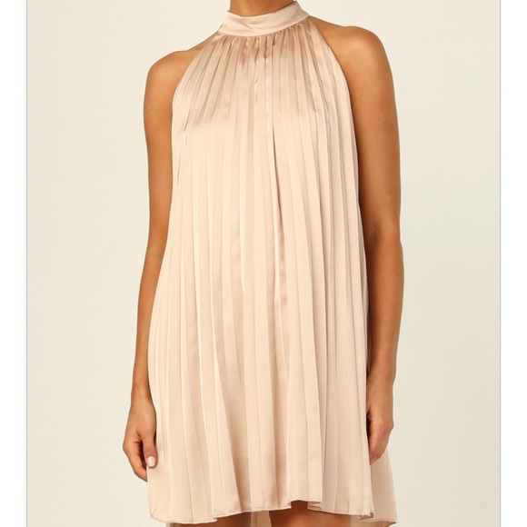 COPY - Runway Scout Moira Dress - Picture 2 of 5